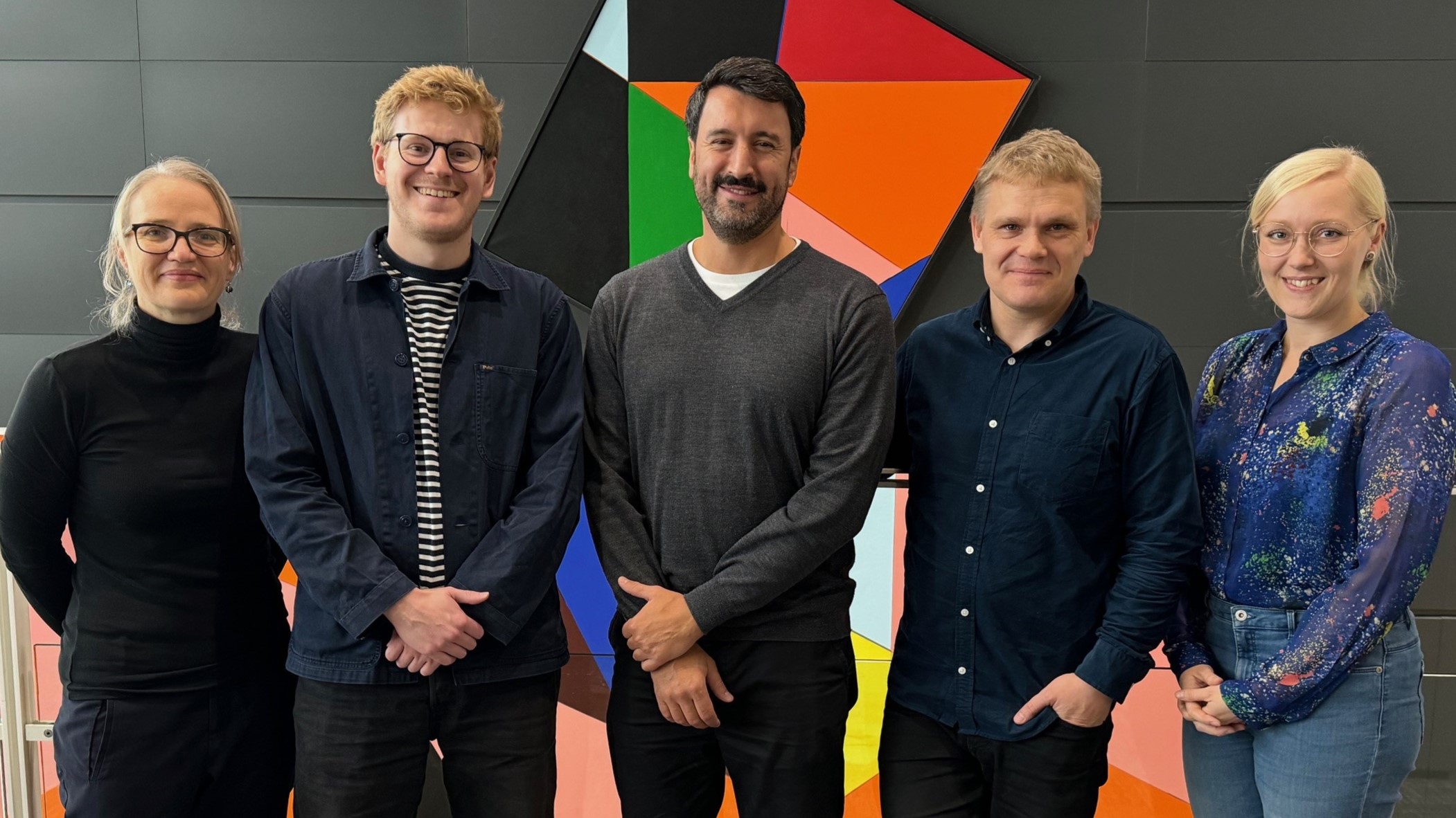 From left to right: Associate professor Sanne Larsen, PhD fellow Kasper Engholm Jelby, assistant professor Rafael Lomeu Gomes, professor Janus Mortensen and project coordinator Sofie E. A. Søndergaard.